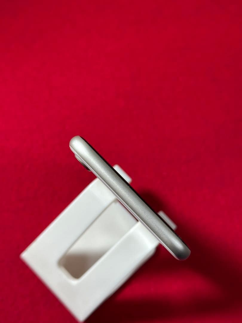 【2991】iPhone SE3第3世代スターライト 64GB simフリー