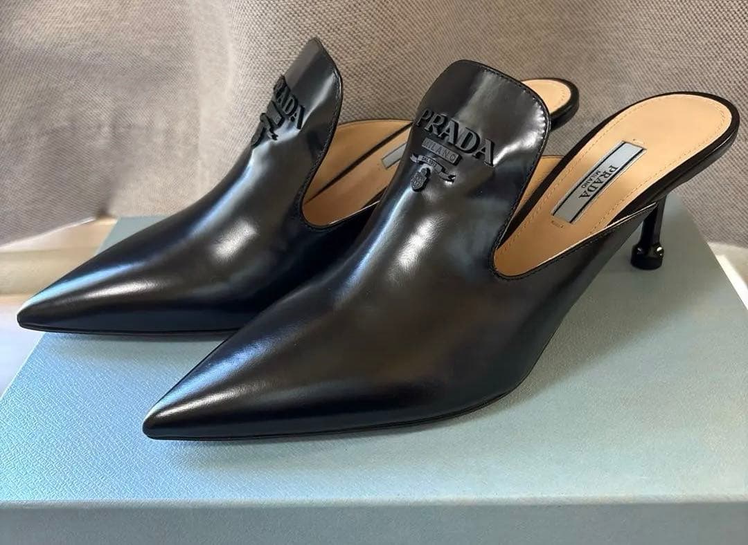 PRADA ロゴ ミュール サンダル38.5黒色 レザー 新品未使用 正規品