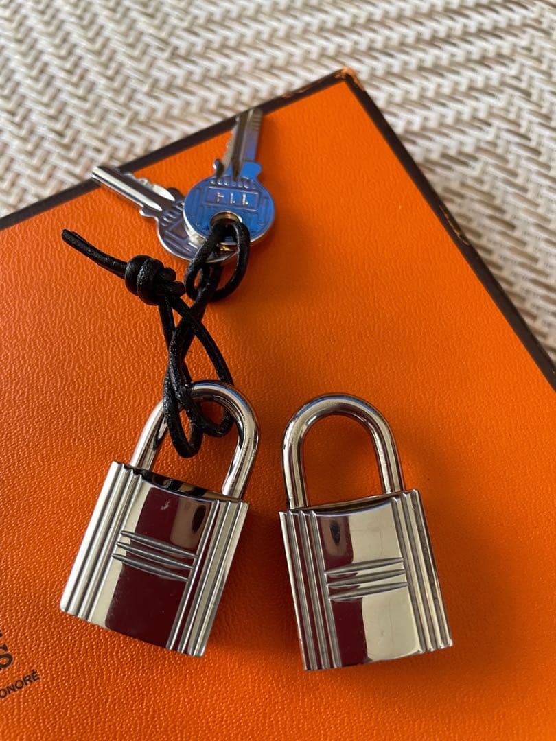 エルメス　カデナ&鍵
