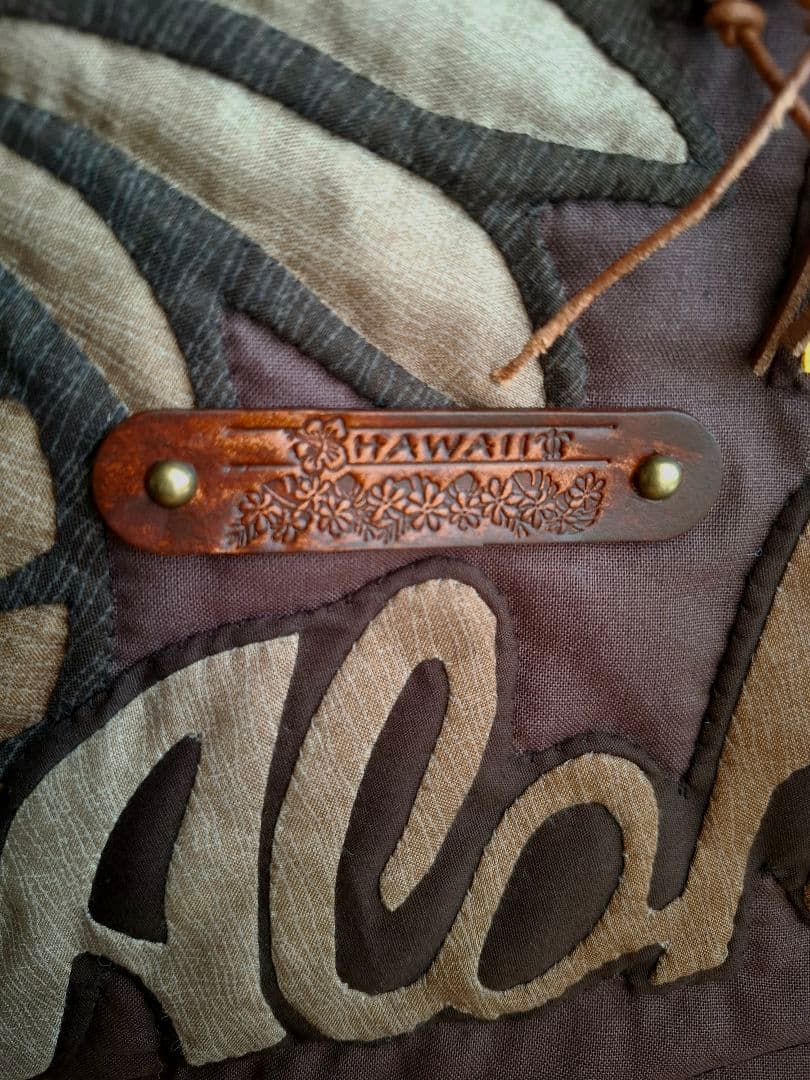 ハワイアンキルト　バッグ　2WAY 大きめ　ファスナー付　革タグチャーム付