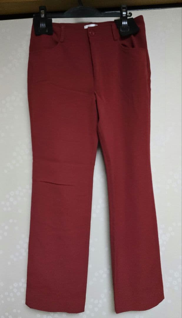 新品未使用'ワインカラーB 3パンツ