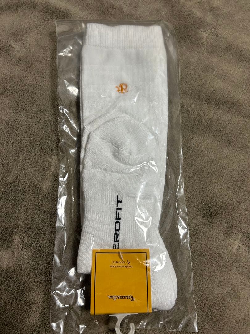 レザレクション　ニットセーター　ハイソックス　レディース