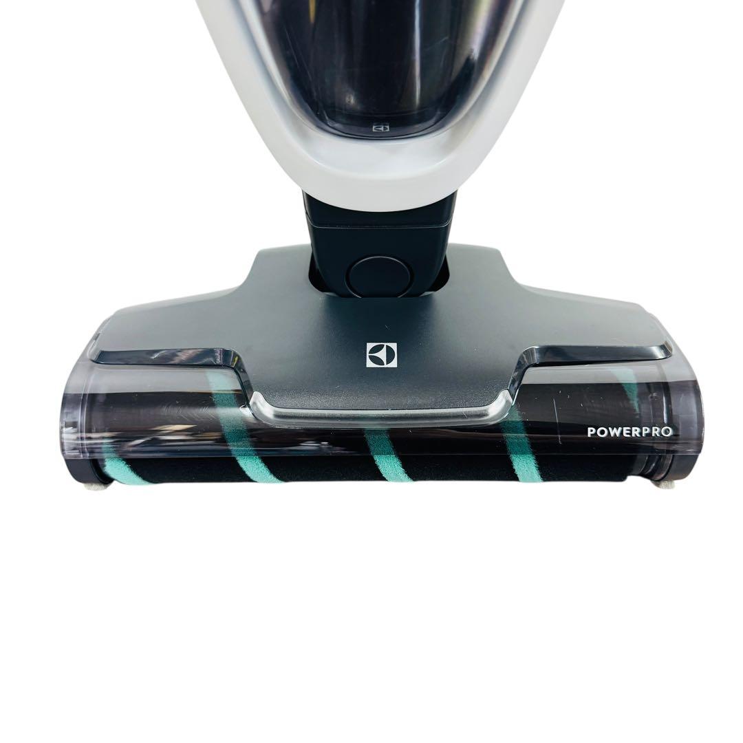 新品未使用 エレクトロラックス コードレス掃除機 スティック ホワイト