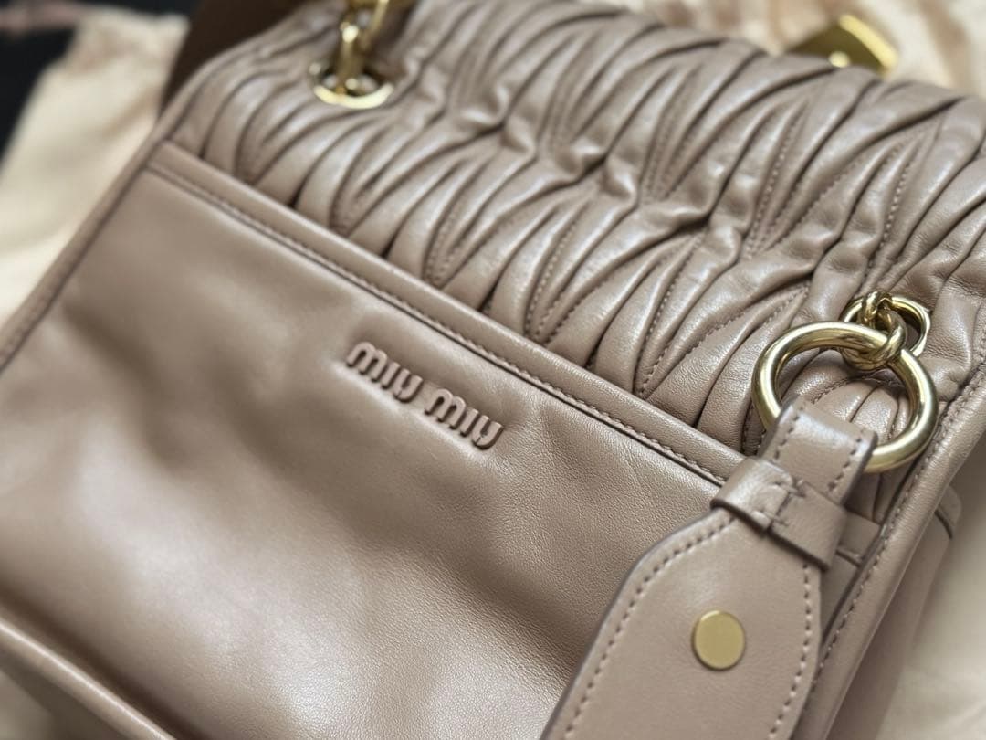 MIUMIU ミュウミュウ マテラッセ ショルダーバッグ