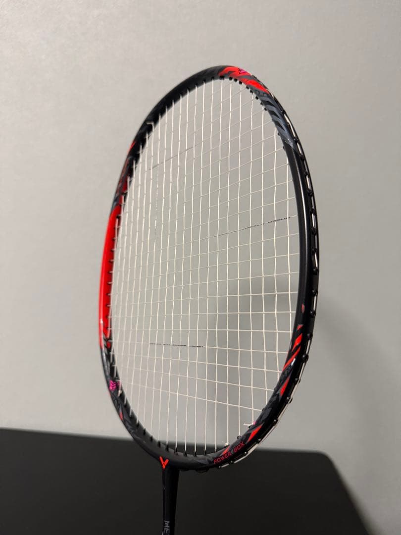 VICTOR THRUSTER RYUGA LLIC ラケット　4UG5