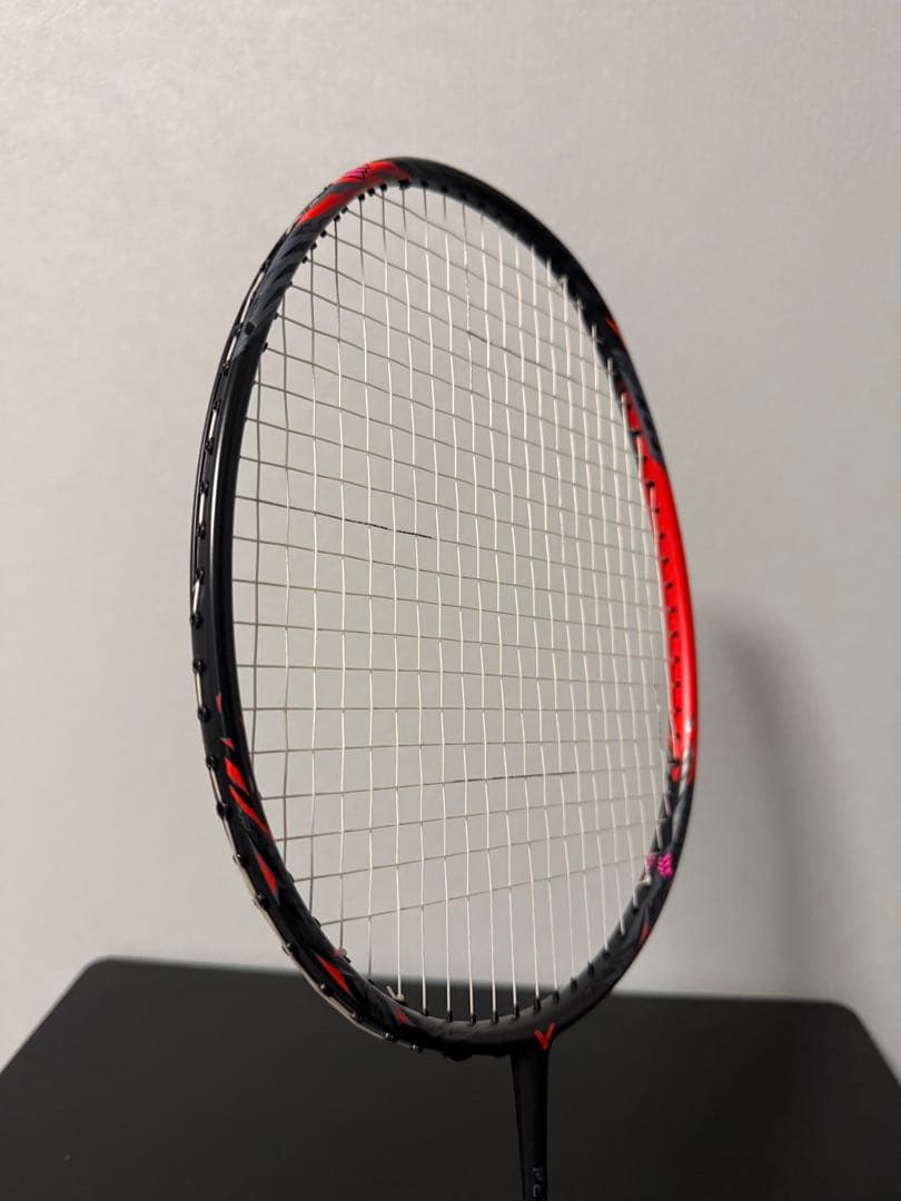 VICTOR THRUSTER RYUGA LLIC ラケット　4UG5