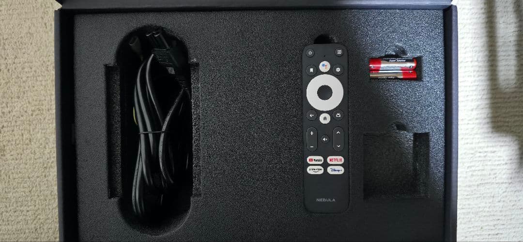 Nebula Cosmos Laser 4K スタンド付き