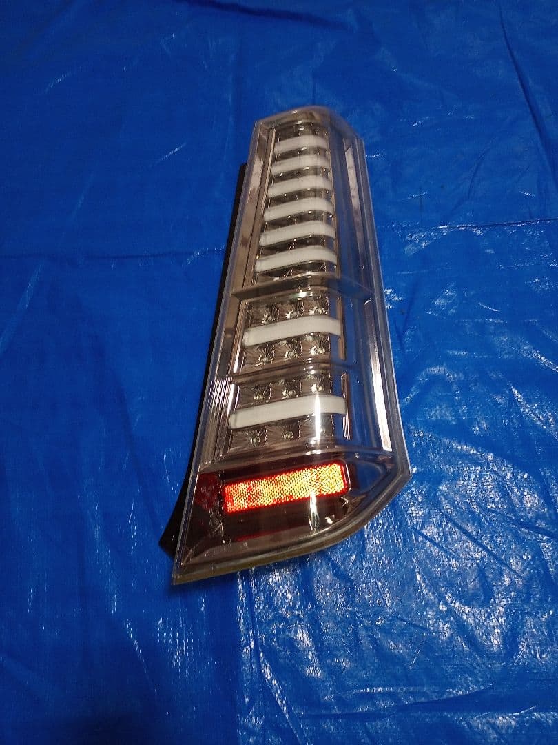 valenti 製　LED テールランプ クリア　ワゴンR　mh23