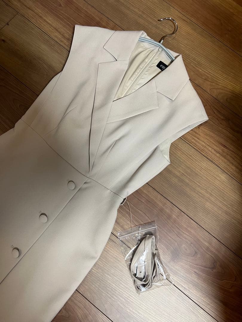 値下げエミリアヴィズ　emiria 新品未使用 ノースリーブ ロングワンピース