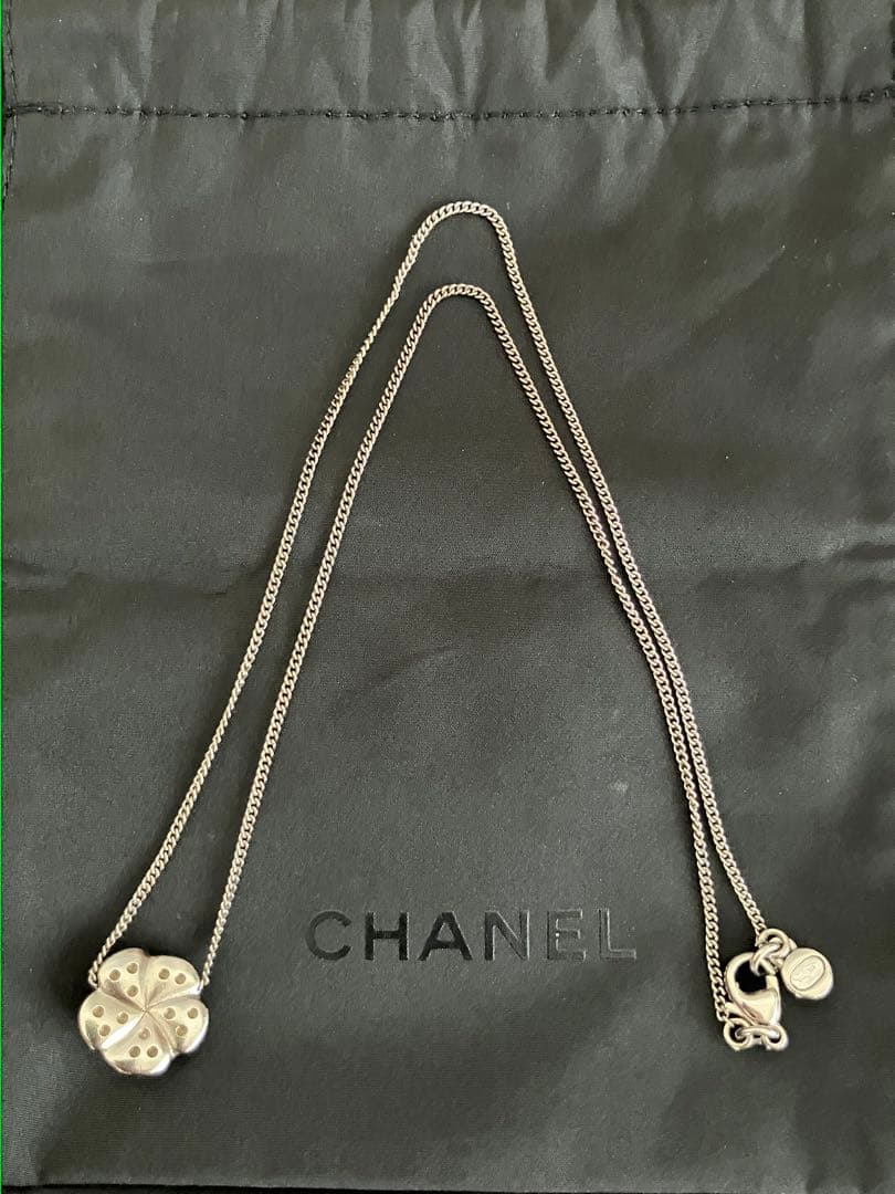 シャネルカメリアネックレス