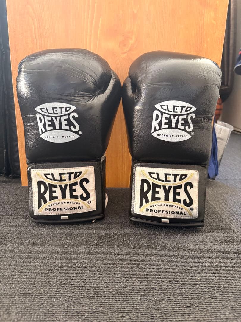 CLETO REYES レイジェス 10ozボクシンググローブ 紐　黒
