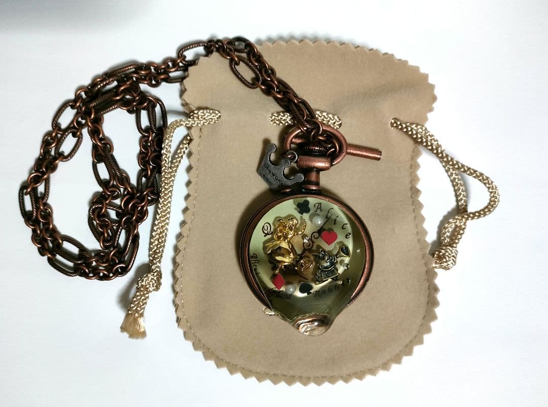 Q-pot. 不思議の国のアリス 時計 メルティポケットウォッチ