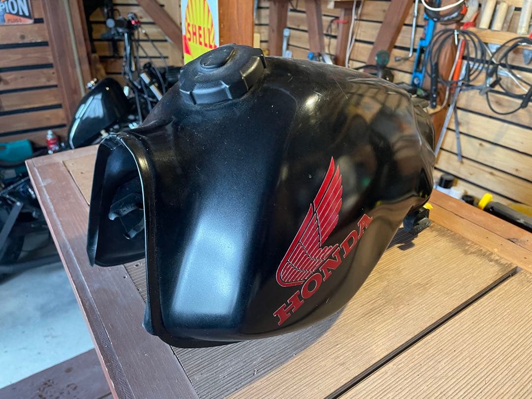 FTR223純正タンク