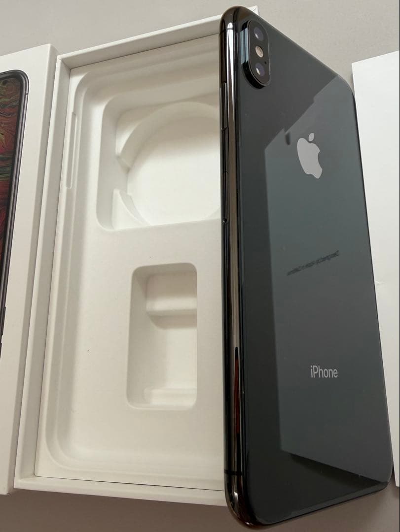 【美品】Apple iPhone XS Max 256GB スペースグレー