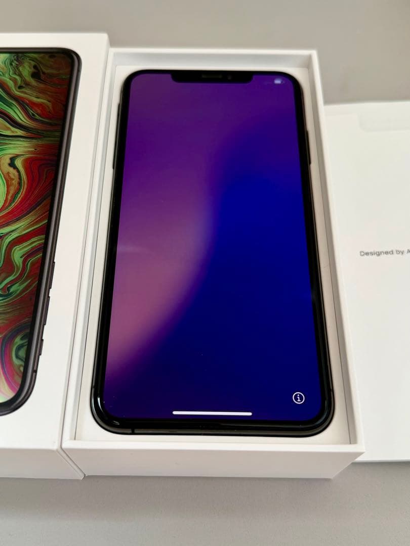 【美品】Apple iPhone XS Max 256GB スペースグレー