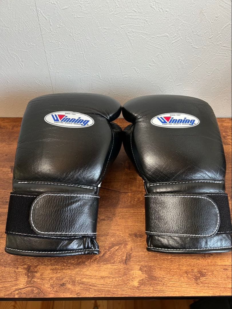 Winning ボクシンググローブ 16 oz ブラック