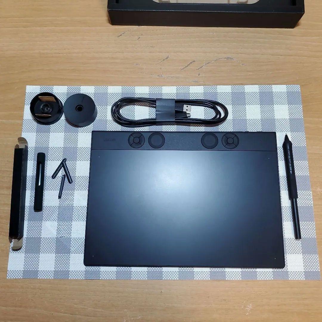 液タブ・ペンタブ Wacom Intuos Pro medium (PTK670K0C)