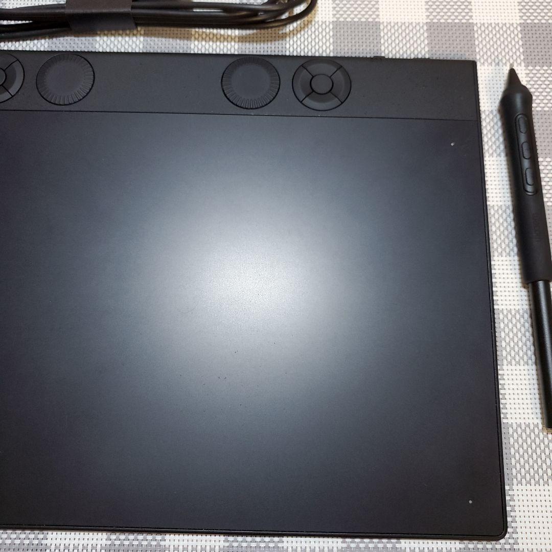 液タブ・ペンタブ Wacom Intuos Pro medium (PTK670K0C)