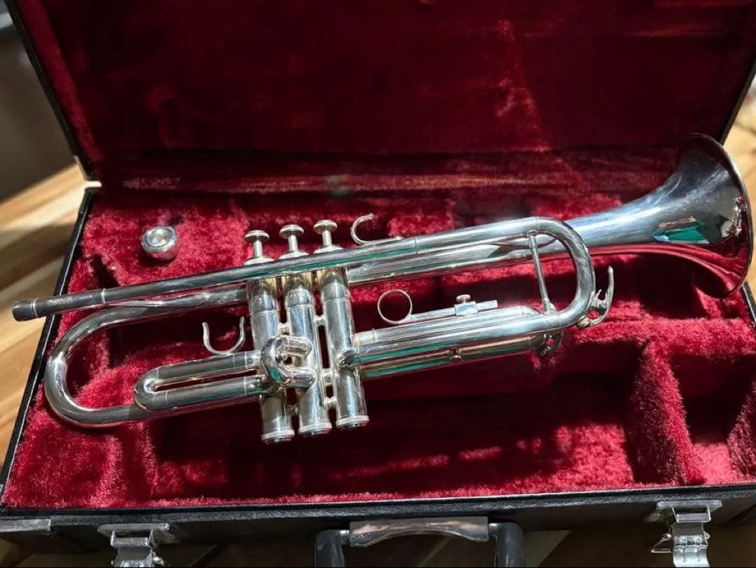YAMAHA YTR3325Sトランペット本体 ケース付き
