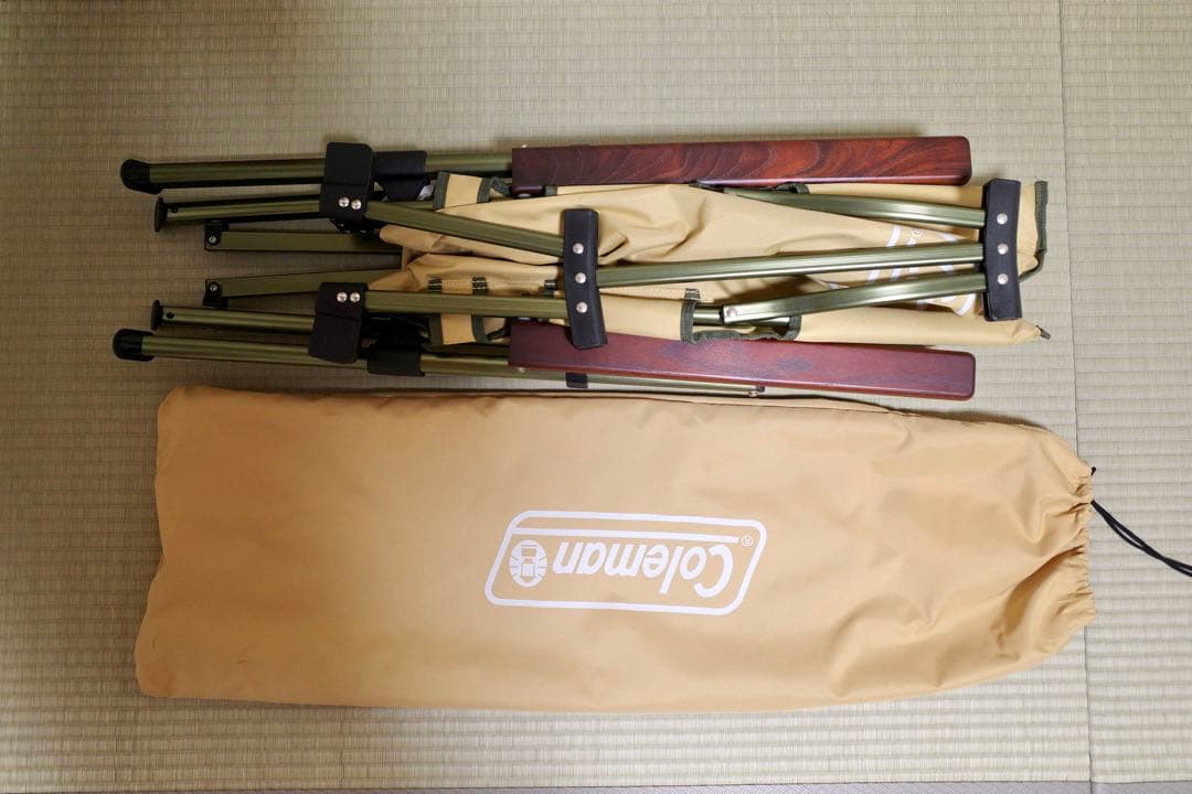 Coleman 折りたたみアウトドアチェア ベージュ