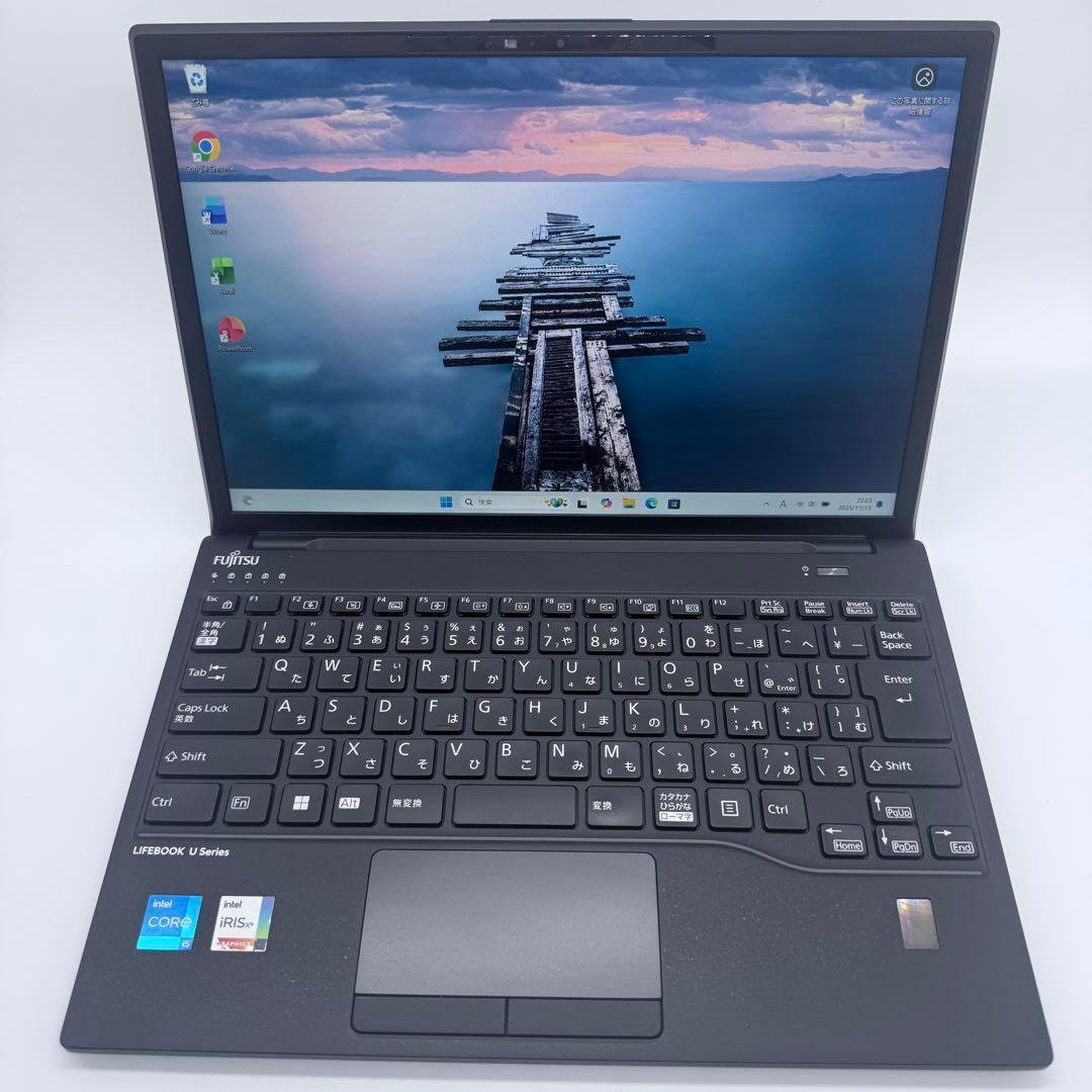 美品 ノートパソコン 第13世代 Corei5/8GB/256GB オフィス付き