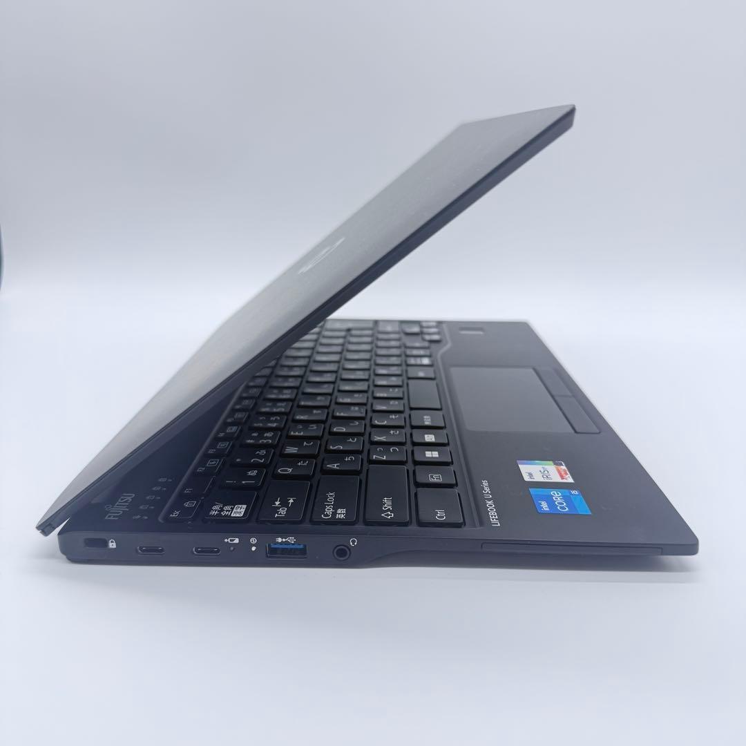 美品 ノートパソコン 第13世代 Corei5/8GB/256GB オフィス付き