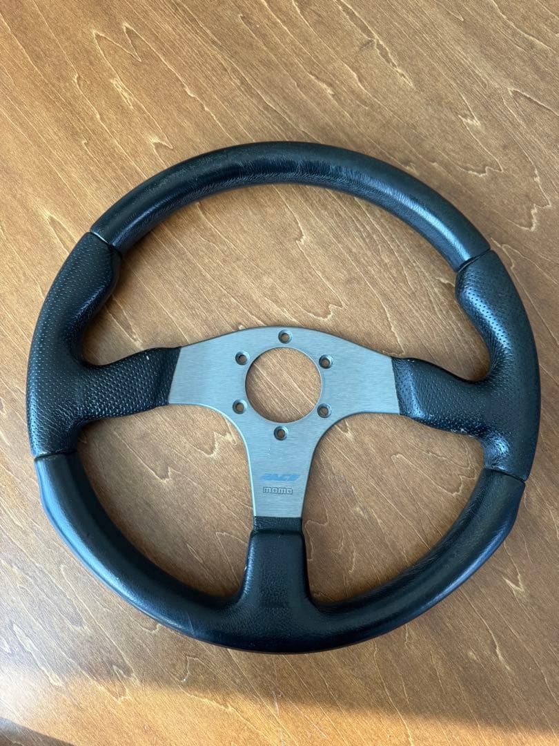 MOMO RACE TYP D35 ステアリング 直径35センチ