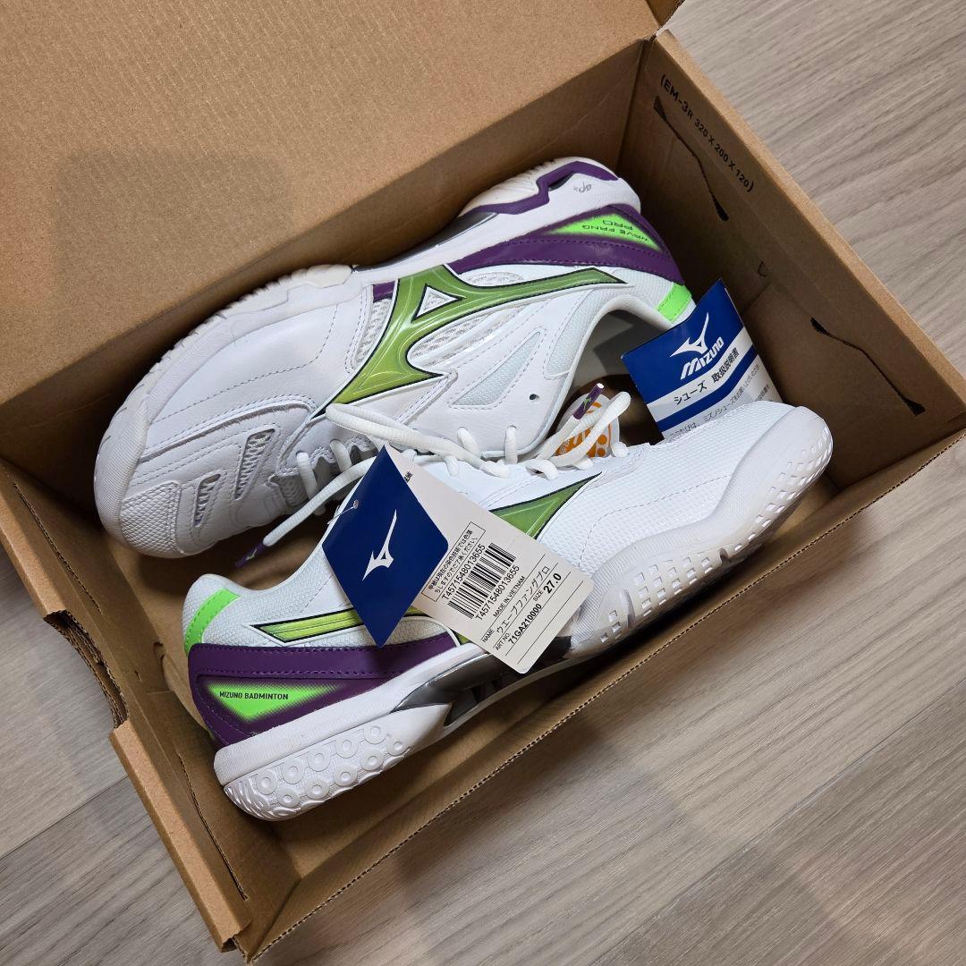 新品MIZUNOバドミントン　ウェーブファングプロ 27cm