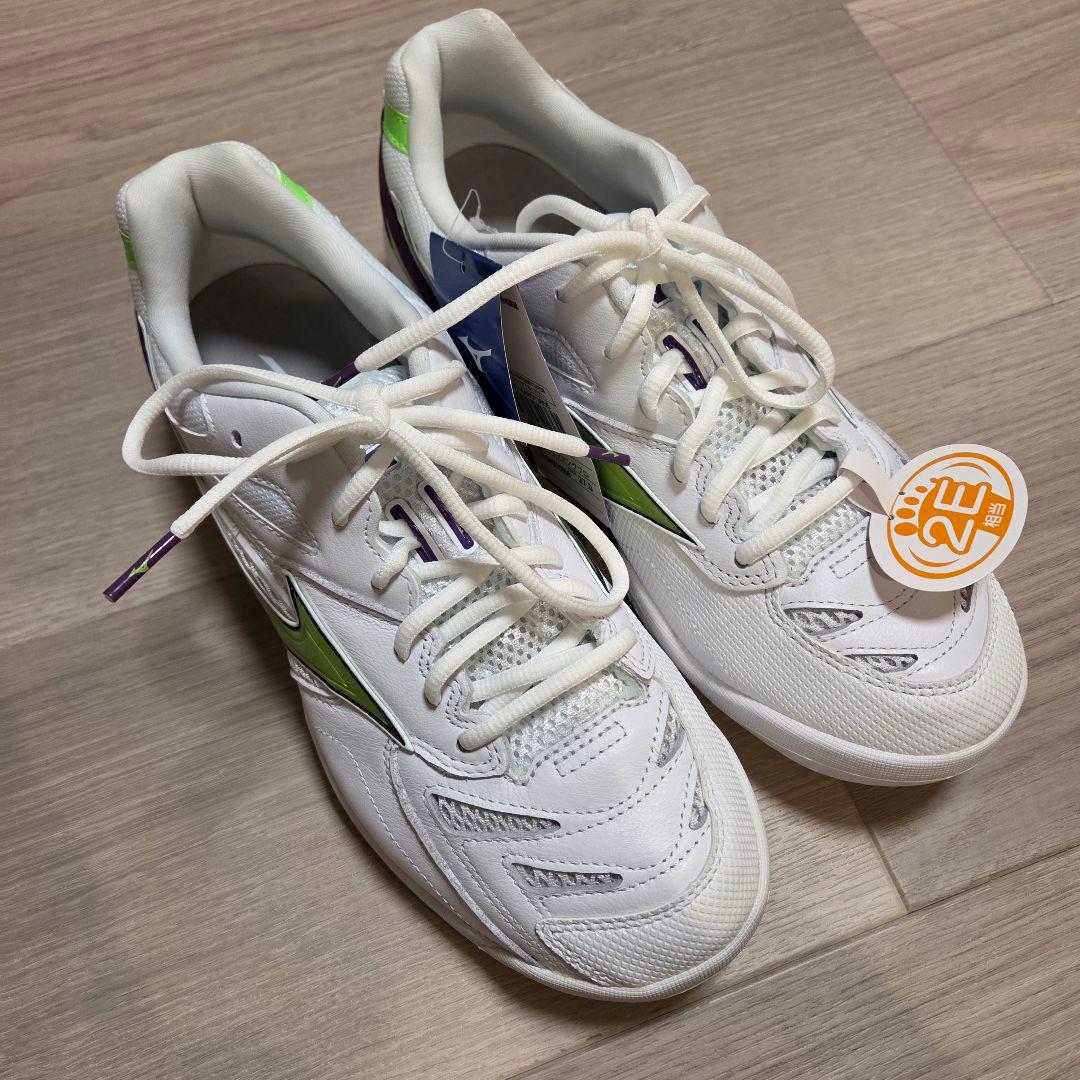 新品MIZUNOバドミントン　ウェーブファングプロ 27cm