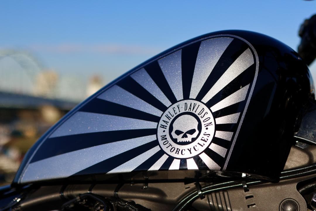 スポーツスター純正ベース2.1ガロン　カスタムペイントタンク　旭日旗仕様ハーレー