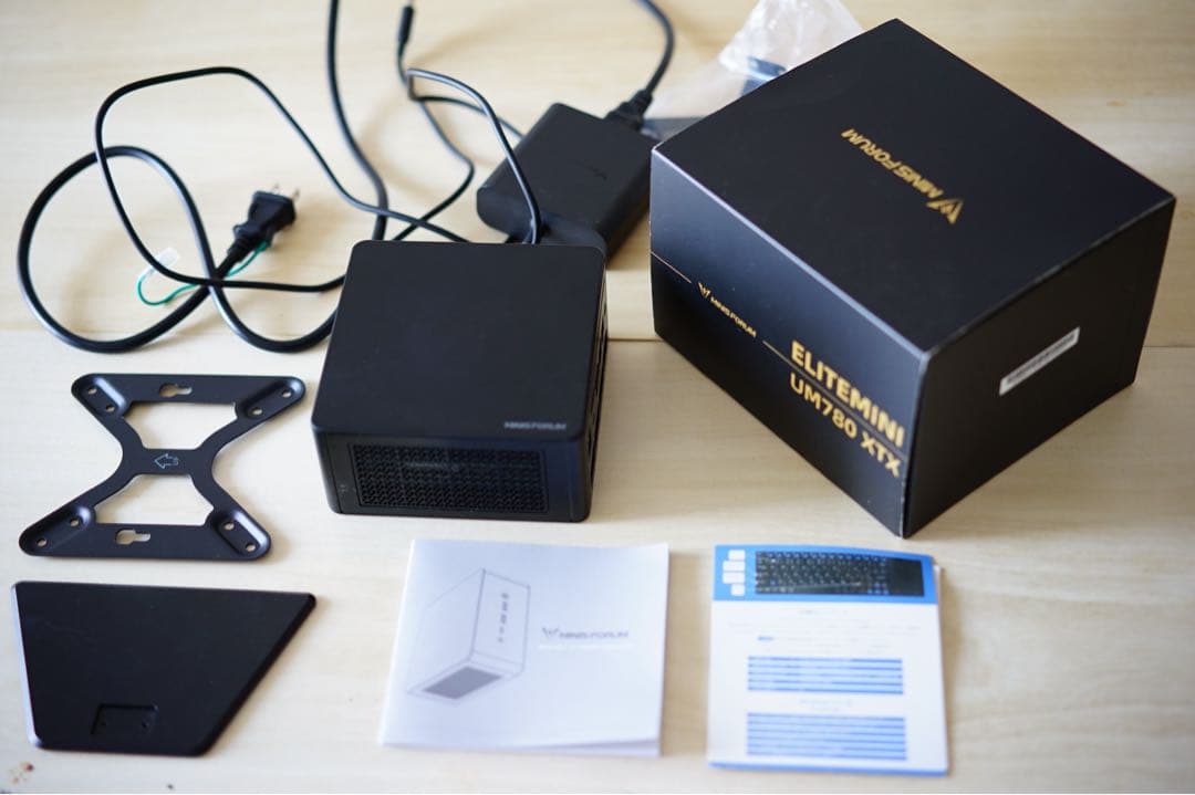 訳ありMinisforum UM780XTX 32G/1T Rz7 7840HS