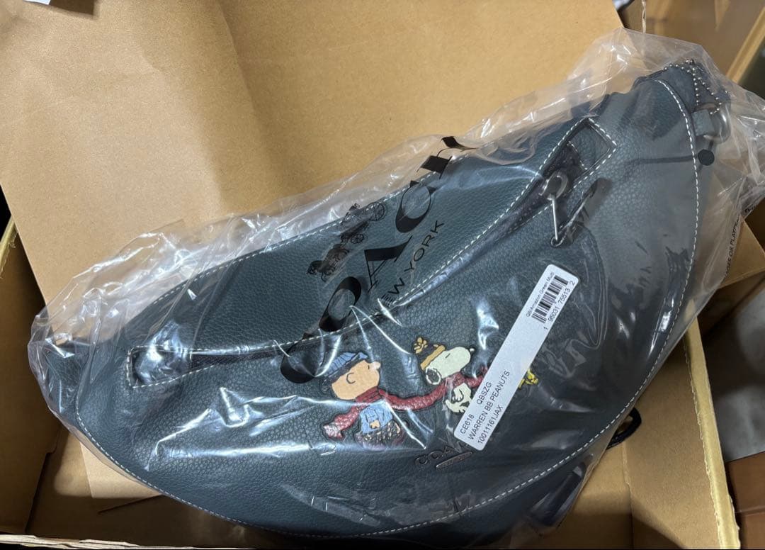 COACH SNOOPYコラボボディバッグ