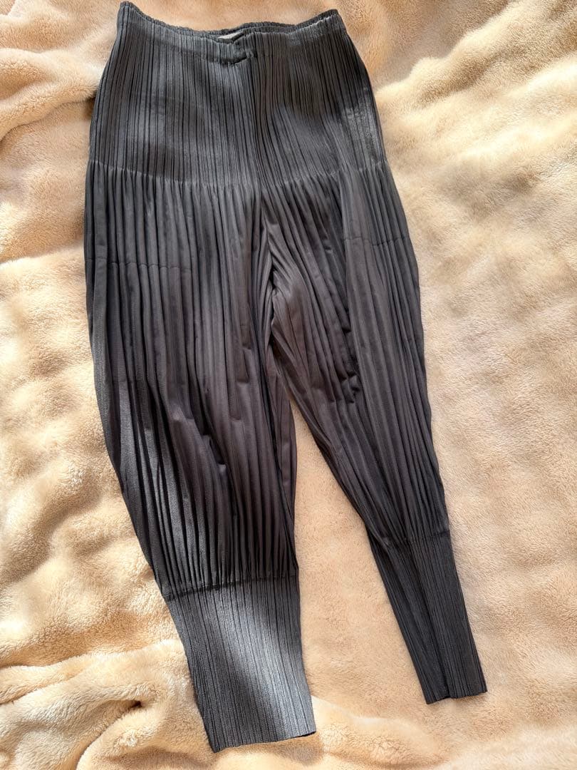 PLANTS PLEASE プリーツカジュアルパンツ グレー