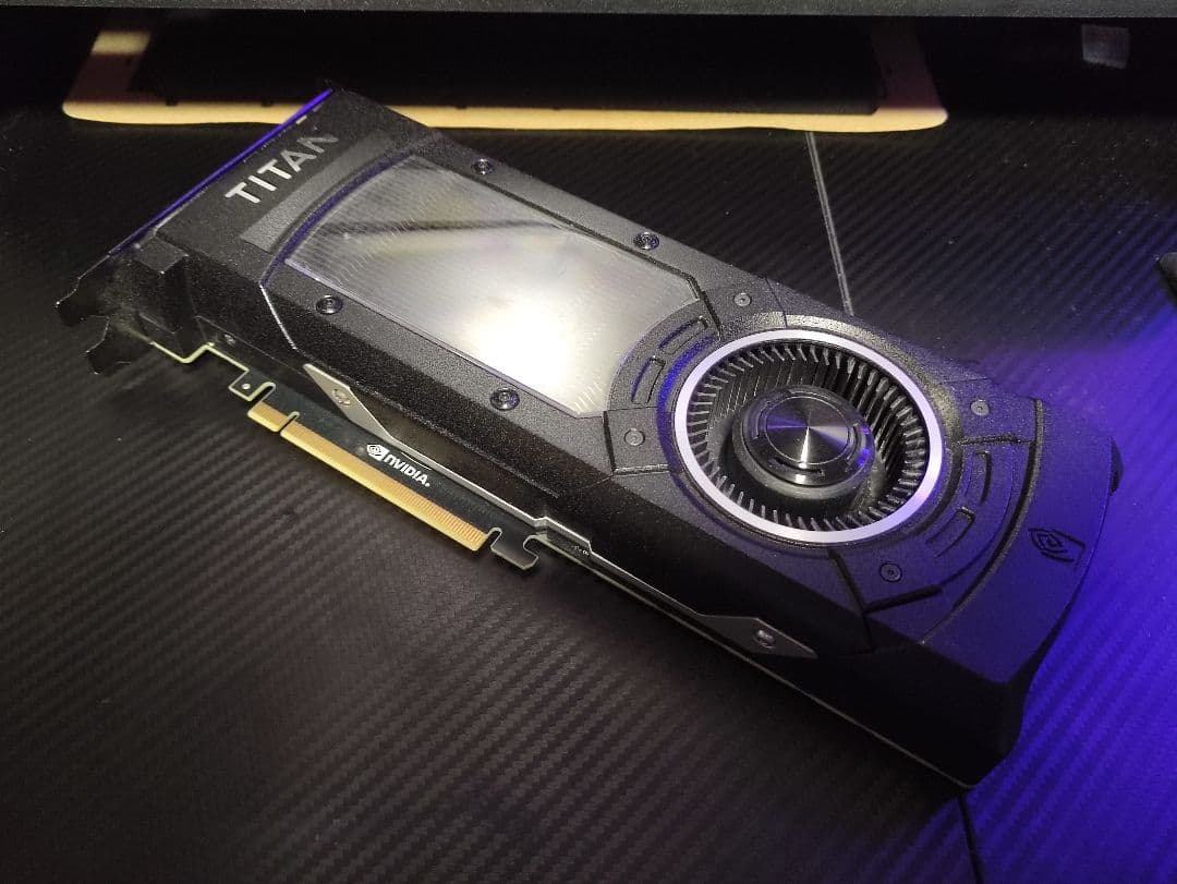 Geforce GTX TITAN X (Maxwell) 中古