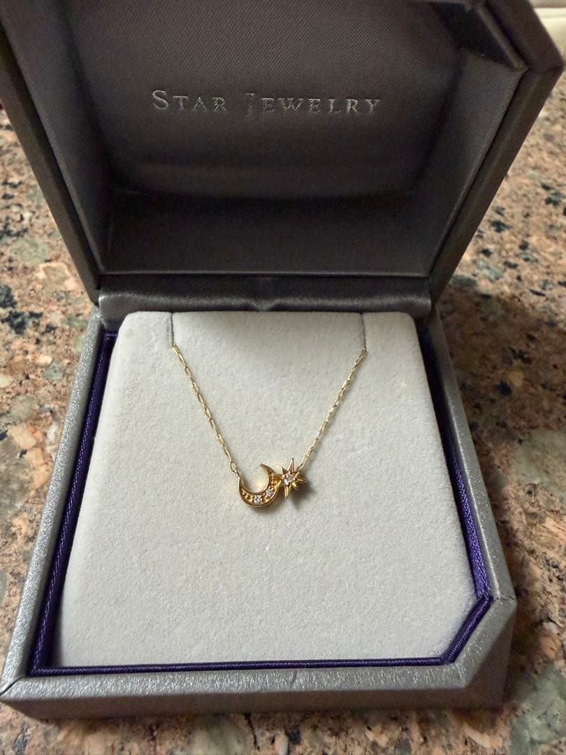 スタージュエリー　K18 ダイヤモンド0.02ct　月星ネックレス