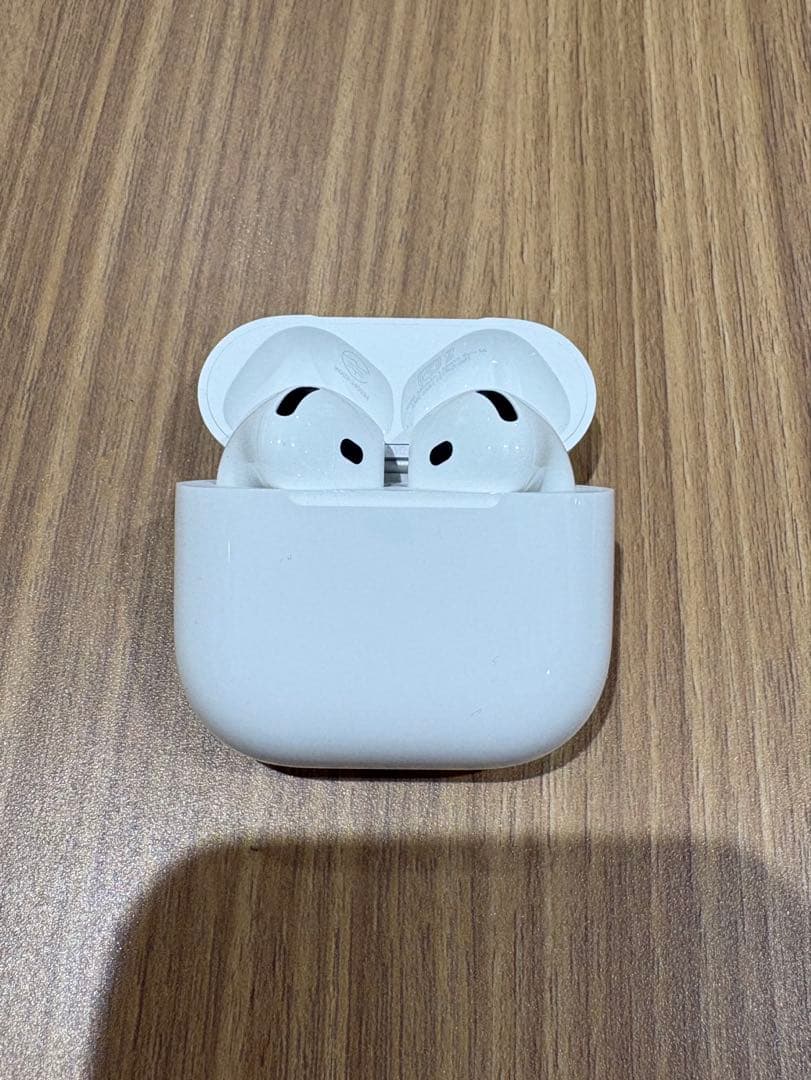 AirPods 4 ノイズキャンセリングあり