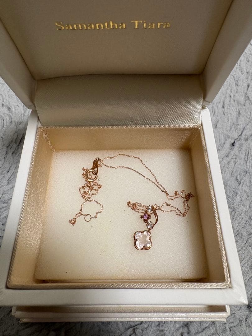 Samantha Tiara ネックレス 花モチーフ