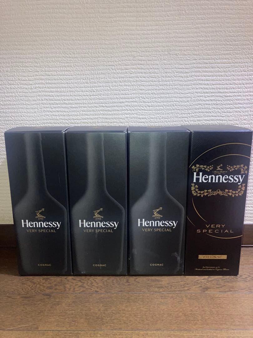 新品未開封ヘネシーVS4本セット