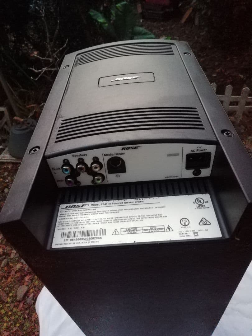 BOSE ホームシアターシステムの一部でパワードスピーカー