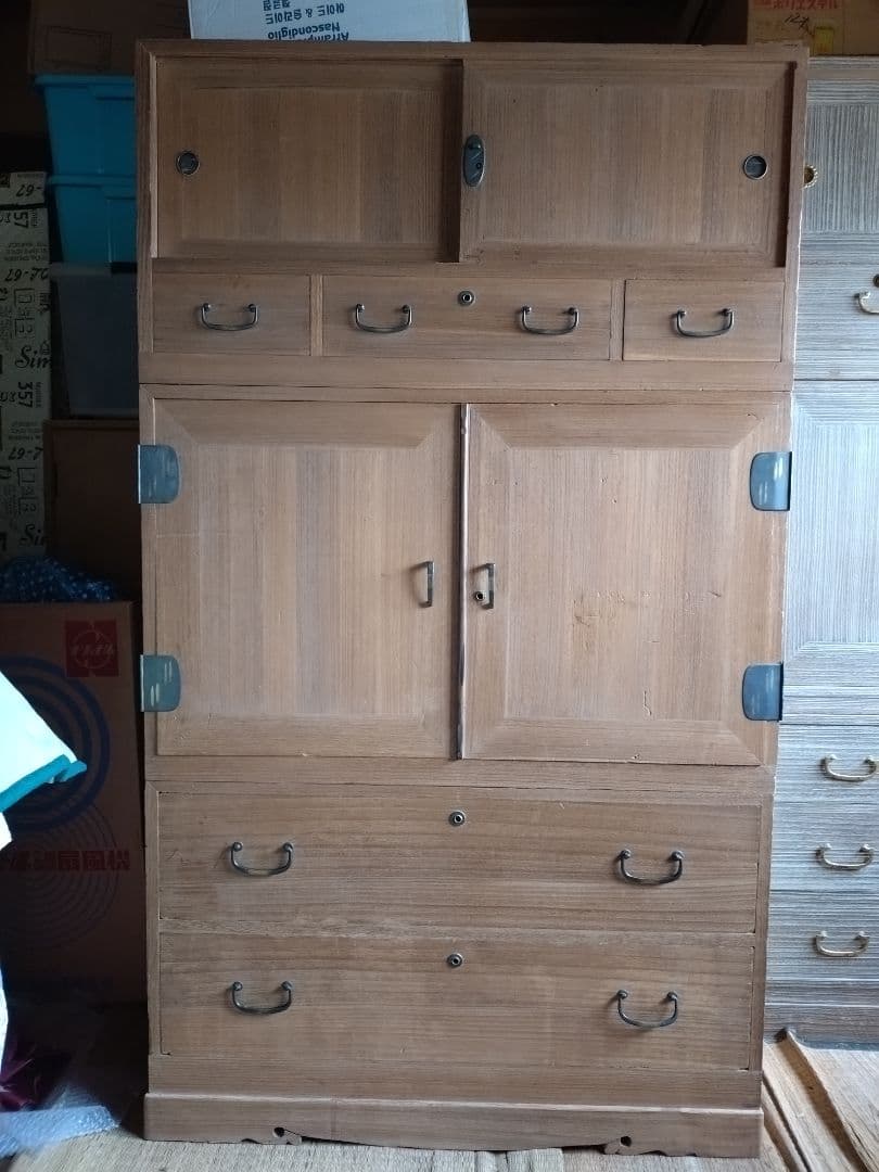 【送料込】桐箪笥 年代物 アンティーク タンス 家具 着物入れ 3分割可能