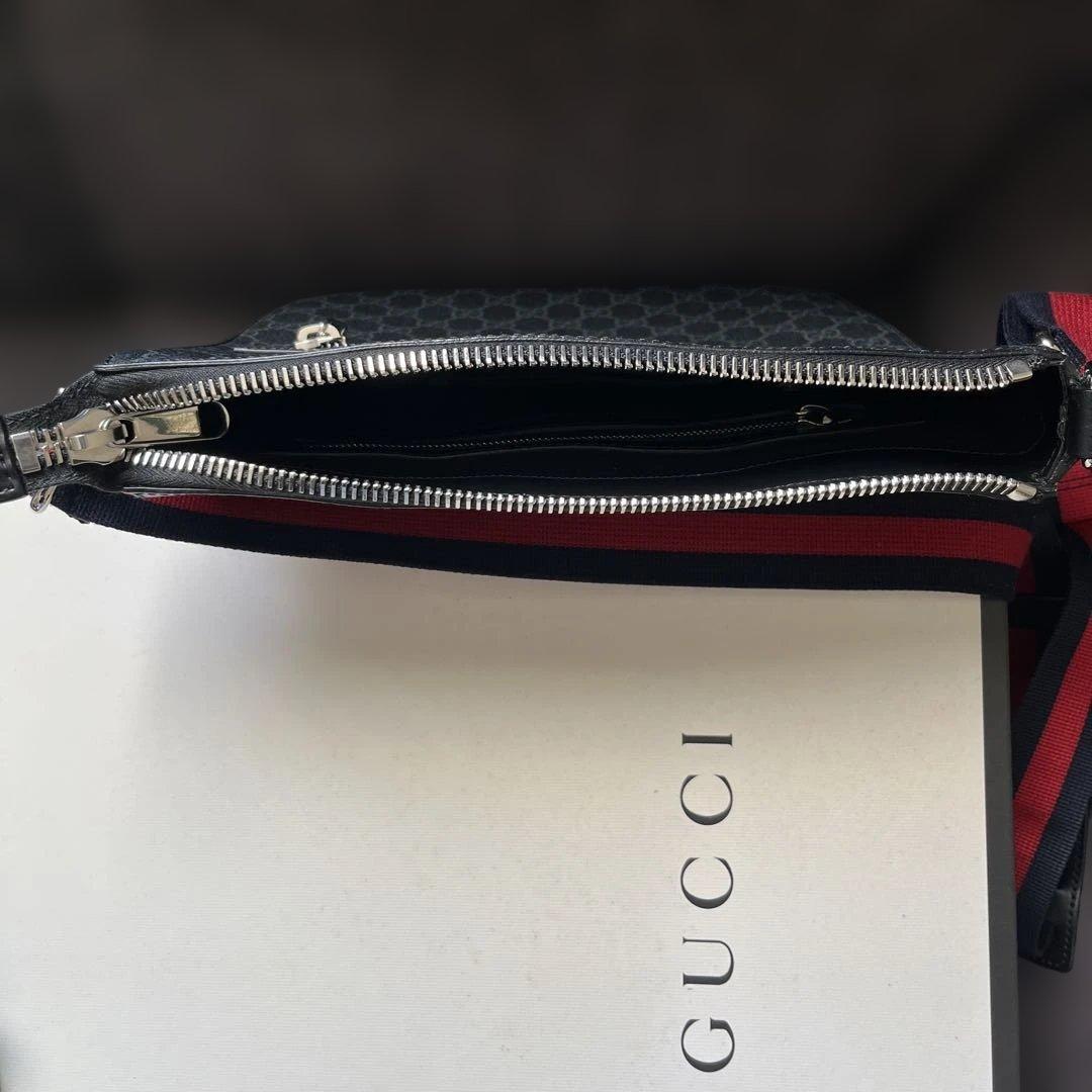 Gucci GGパターンブラック メッセンジャーバッグ