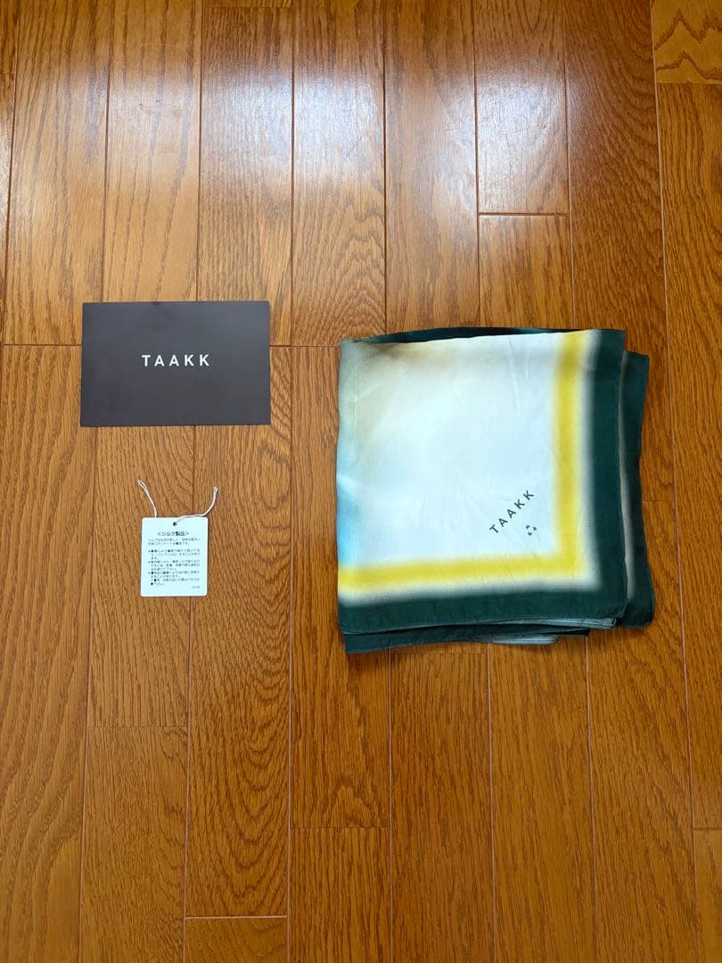 TAAKK 大判 フラワー スカーフ ホワイト 22ss