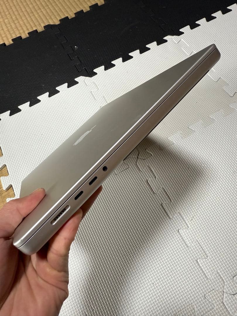 Apple MacBook Pro 16インチ (2021)