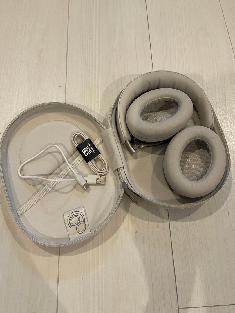 Leomaroさん　Bose ヘッドホン　ワイヤレス　ケース付き USBケーブル