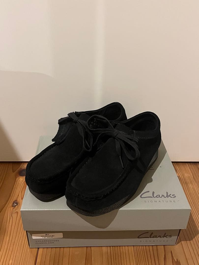 Clarks ブラック スエード モカシン