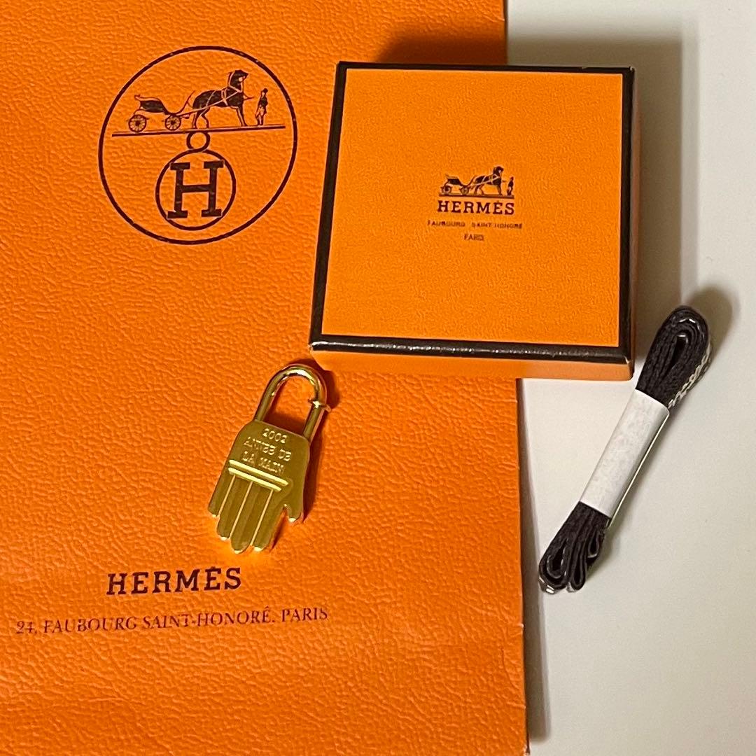 HERMÈS エルメス カデナ 2002 ハンドモチーフ チャーム ゴールド