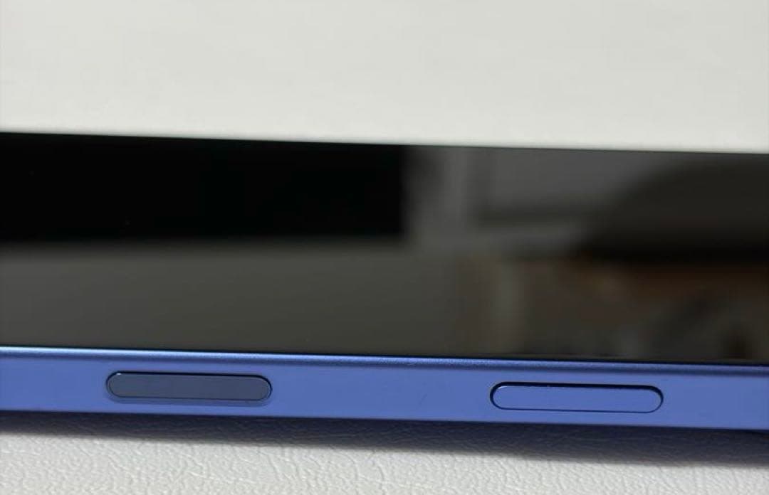 たかはし　iPhone16 256GB ウルトラマリン