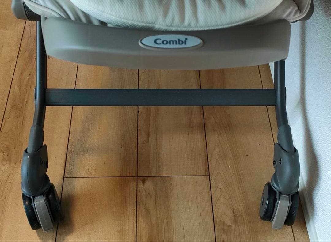 コンビ ネムリラコードレス AUTO SWING SS+