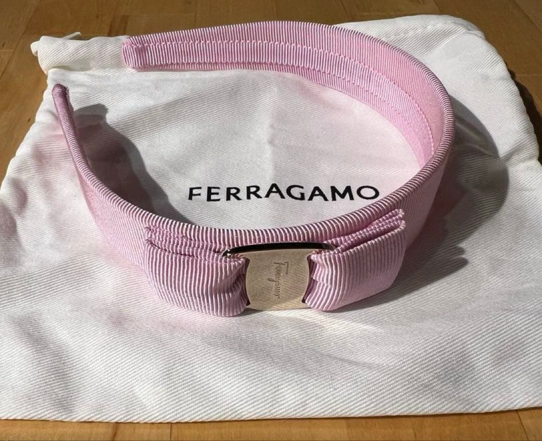 【美品】フェラガモ カチューシャ ピンク