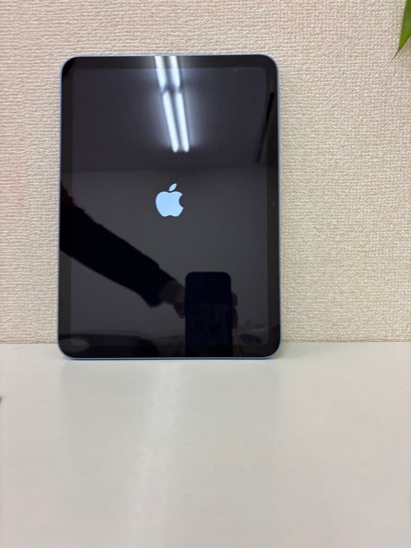 Apple iPad 本体 ブルー　第10世代　　64GB